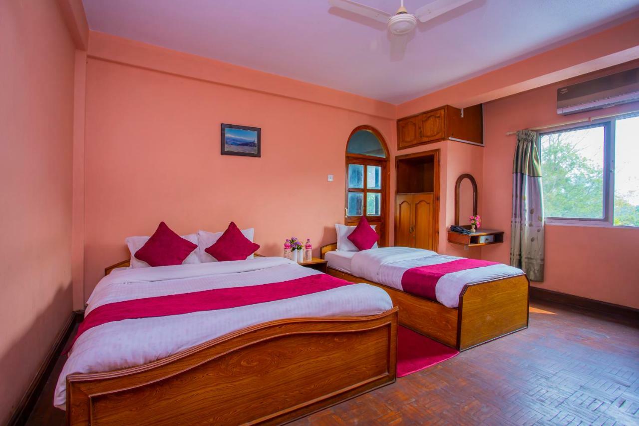 Spot On 445 New Hotel Natureland Pokhara Exterior foto